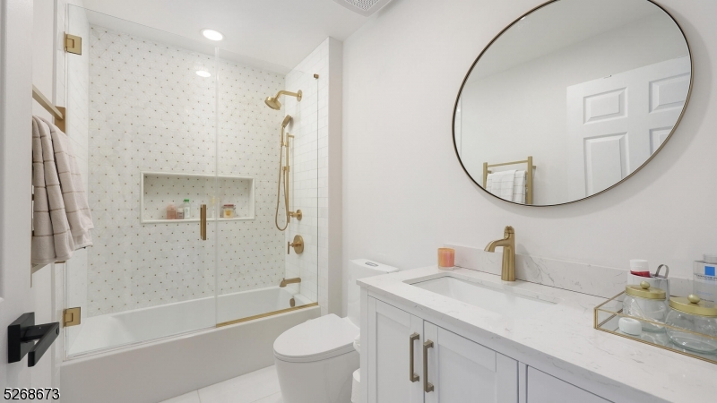 BROOKRACE - Residential