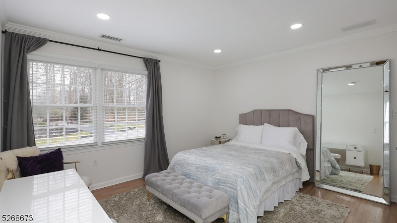 BROOKRACE - Residential