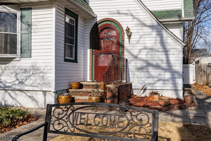 167 Everett Pl