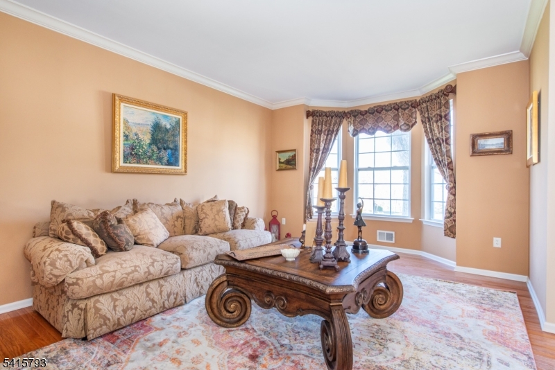 OAK HILL - Residential