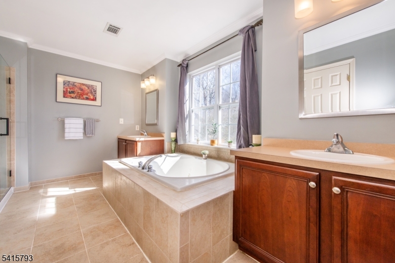 OAK HILL - Residential