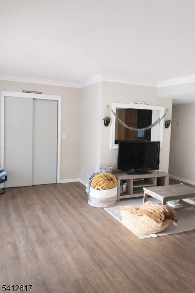 Rolling Hills - Residential Lease