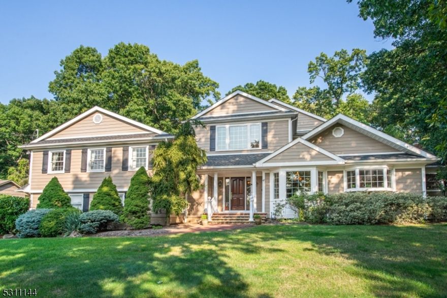 CLASSY and TIMELESS! THIS HOME is the GRAND SLAM we've been waiting for the last few years. Idyllic address in Prestigious RIKER HILL with one of the BEST POOLABLE properties in the Neighborhood. IMPRESSIVE and well-placed 4 ADDITIONS create a WOW factor for your guests and comfort for your family. Enormous EAT-IN KITCHEN with designer appliances, HIGH CEILING, HUGE CENTER ISLAND and SUNSET Views. 400 sq ft Banquet Dining Room with Elegant COFFERED ceiling, ideal for entertaining! Perfect Multi-Generational Layout: 3 En-suite Master Bedrooms including a 550+ sq ft HONEYMOON SUITE with High Ceiling, Spa Bath and 2 oversized OUTFITTED dressing rooms. Master Juliette Balcony overlooking LUSH & PRIVATE  backyard oasis including a HUGE 1400+sq ft stone patio and covered Living AREA  with exterior TV.  Whole house generator keeps you comfortable all year-round. ENJOY LIFE in LIVINGSTON!