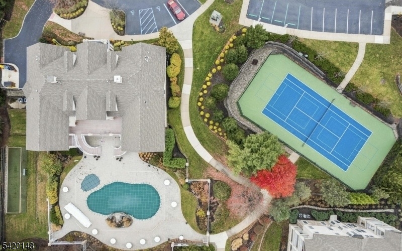 Four Seasons - Residential Lease