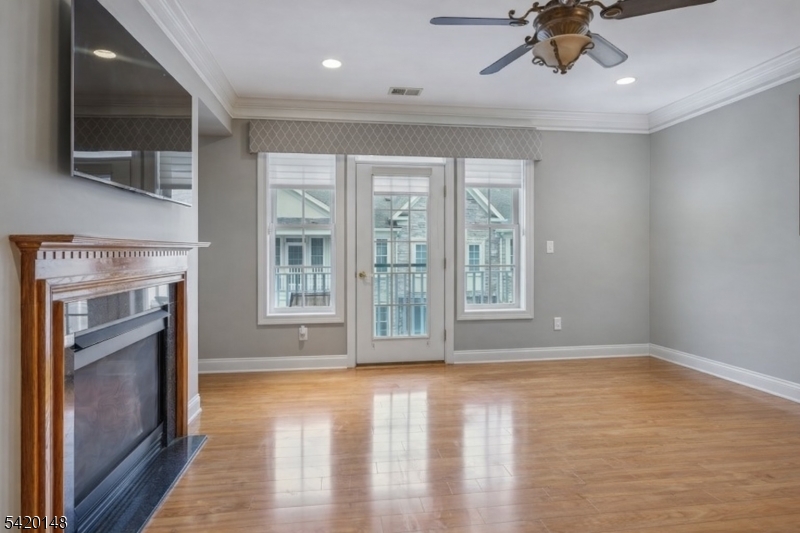 Four Seasons - Residential Lease