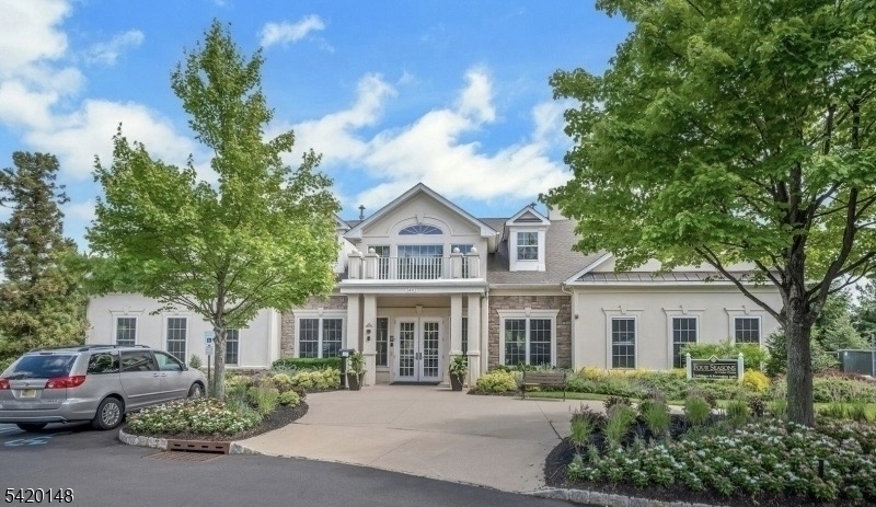 Four Seasons - Residential Lease