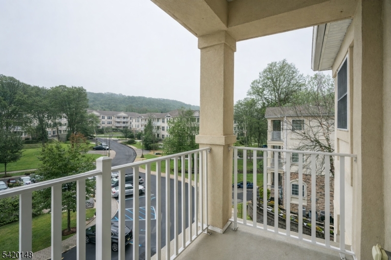 Four Seasons - Residential Lease