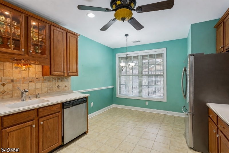 Four Seasons - Residential Lease