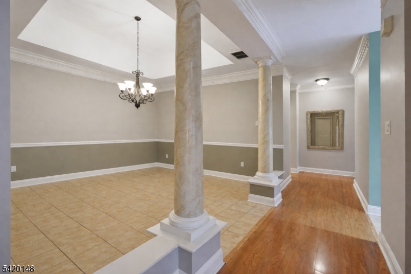 Four Seasons - Residential Lease