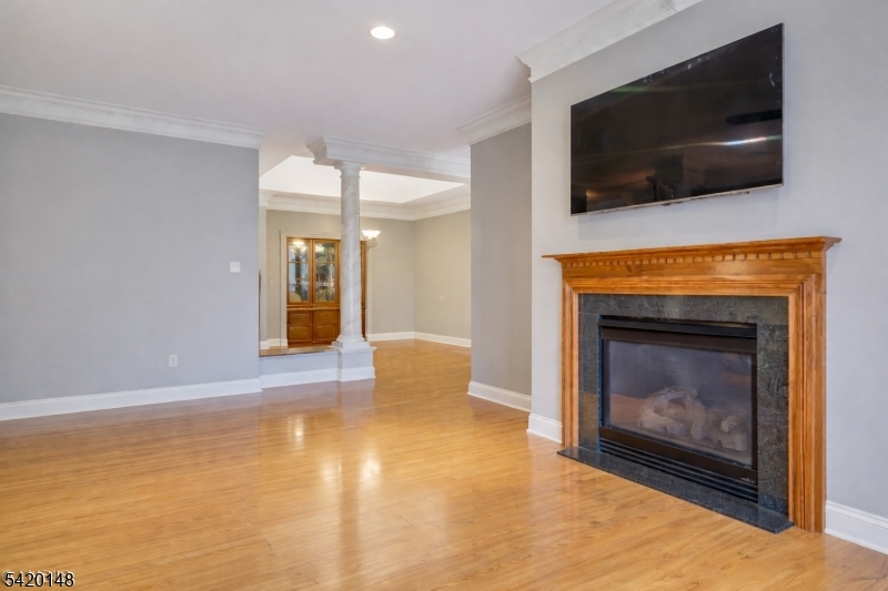 Four Seasons - Residential Lease