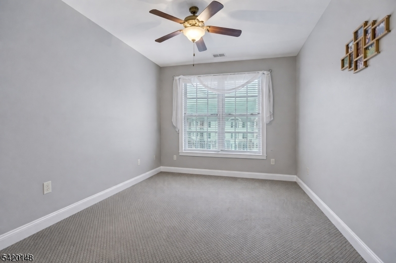 Four Seasons - Residential Lease