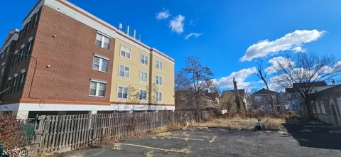 MLS: 3945485