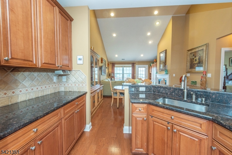 Four Seasons - Residential