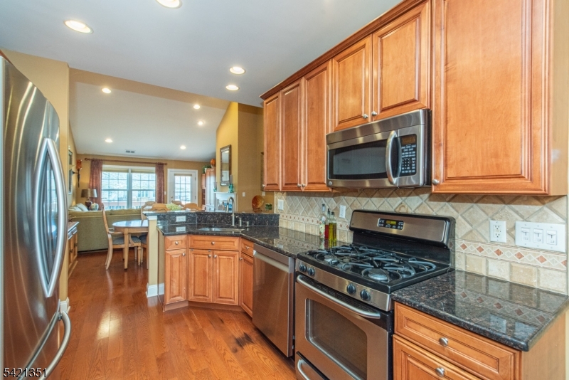 Four Seasons - Residential