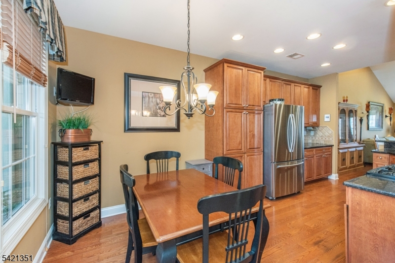 Four Seasons - Residential