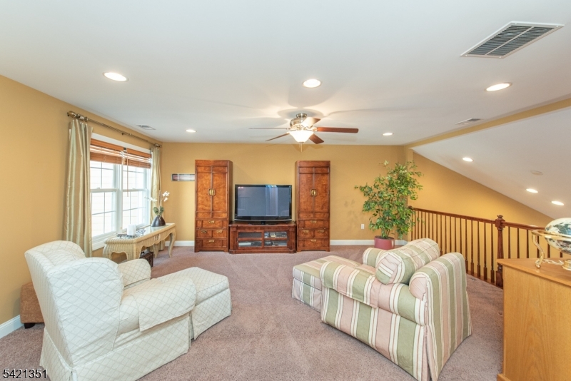 Four Seasons - Residential