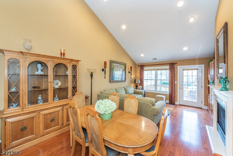 Four Seasons - Residential