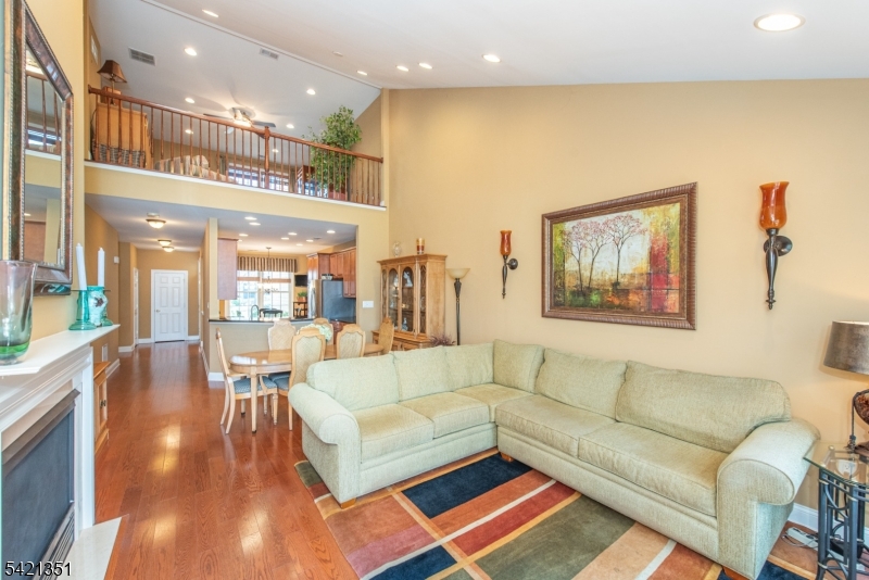 Four Seasons - Residential