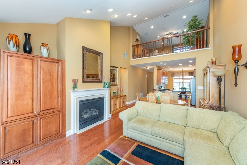 Four Seasons - Residential