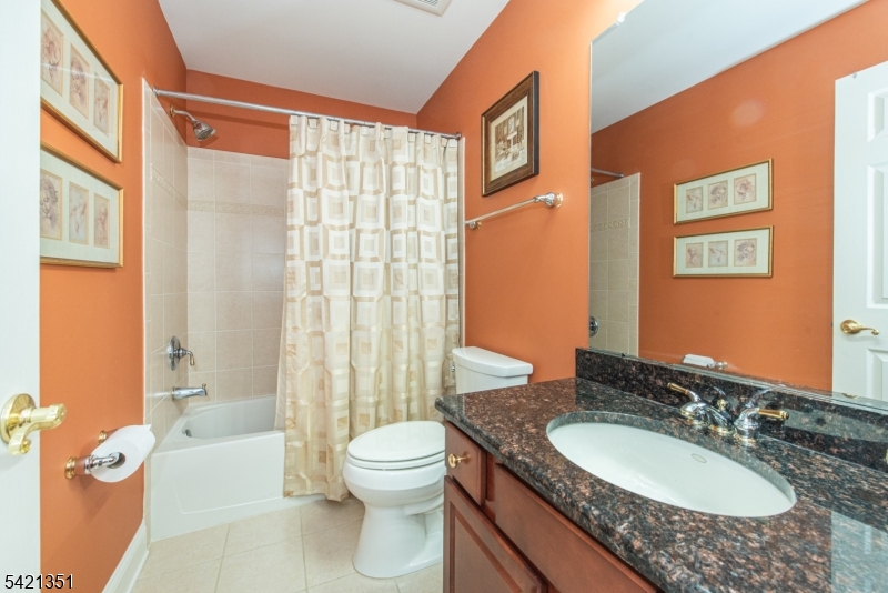 Four Seasons - Residential