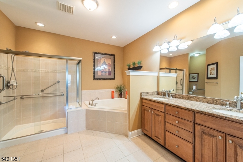 Four Seasons - Residential