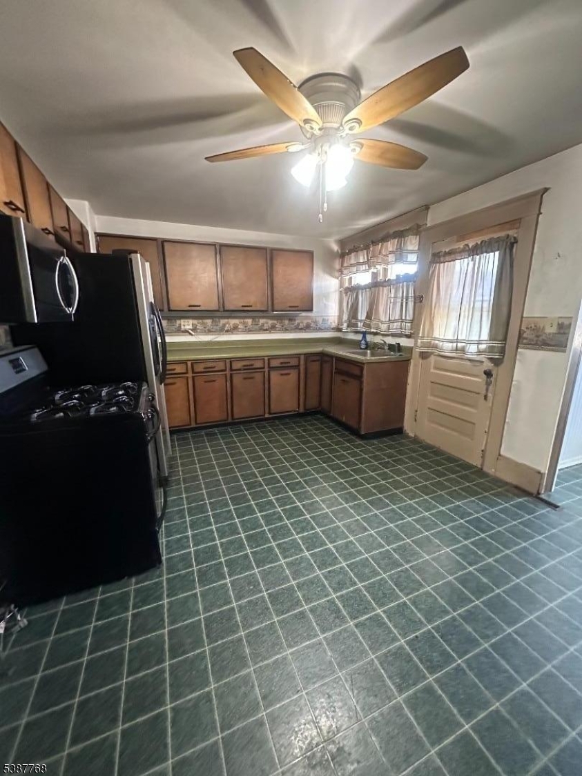 Phillipsburg Town, New Jersey 08865, United States, 3 Bedrooms Bedrooms, ,1 BathroomBathrooms,Residential,Coming Soon,218915