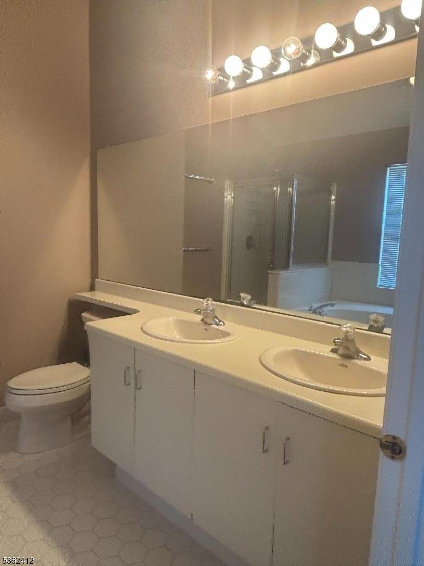 Jade Mountain - Residential Lease