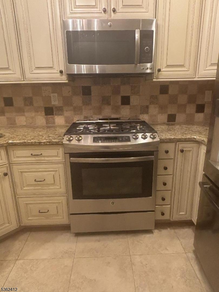 Jade Mountain - Residential Lease