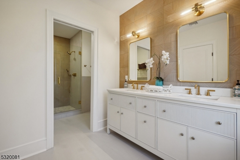 Upper Wyoming - Residential