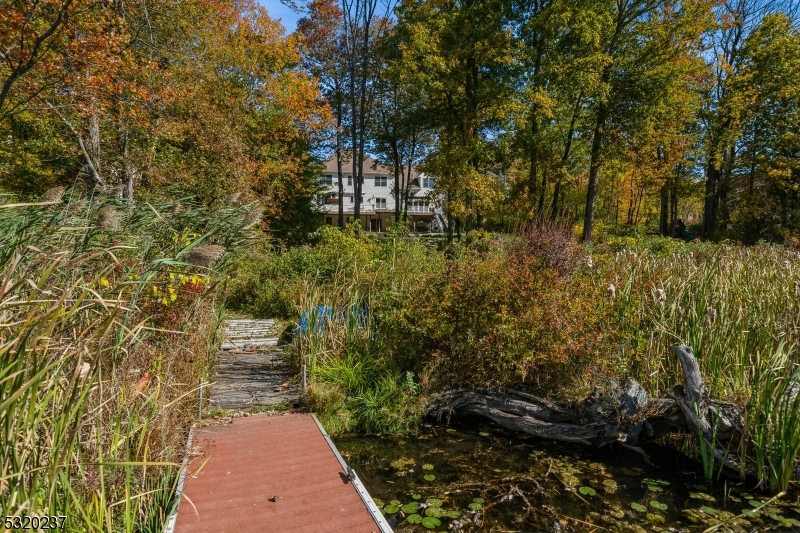 20 Crestview Ln