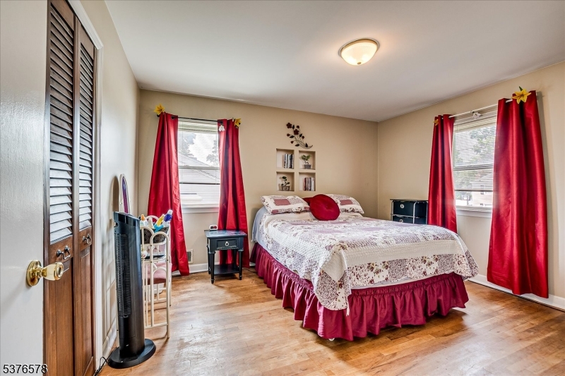 South Plainfield Boro, New Jersey 07080, United States, 3 Bedrooms Bedrooms, ,2 BathroomsBathrooms,Residential,Pending,185467