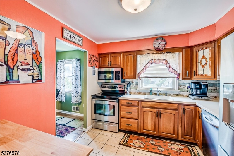 South Plainfield Boro, New Jersey 07080, United States, 3 Bedrooms Bedrooms, ,2 BathroomsBathrooms,Residential,Pending,185467