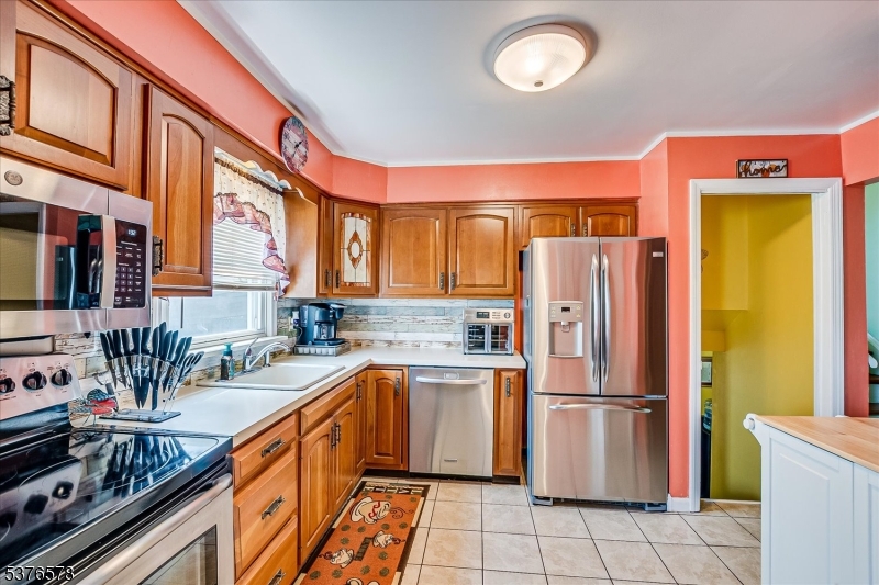 South Plainfield Boro, New Jersey 07080, United States, 3 Bedrooms Bedrooms, ,2 BathroomsBathrooms,Residential,Pending,185467