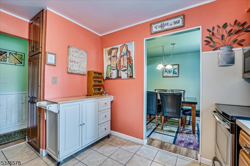 South Plainfield Boro, New Jersey 07080, United States, 3 Bedrooms Bedrooms, ,2 BathroomsBathrooms,Residential,Pending,185467