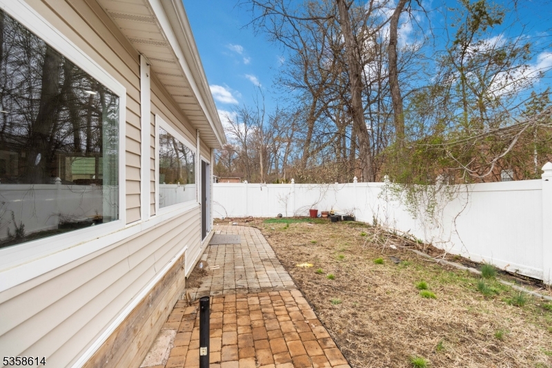 2 Longview Ave