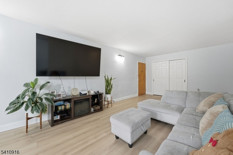 Polonaise - Residential