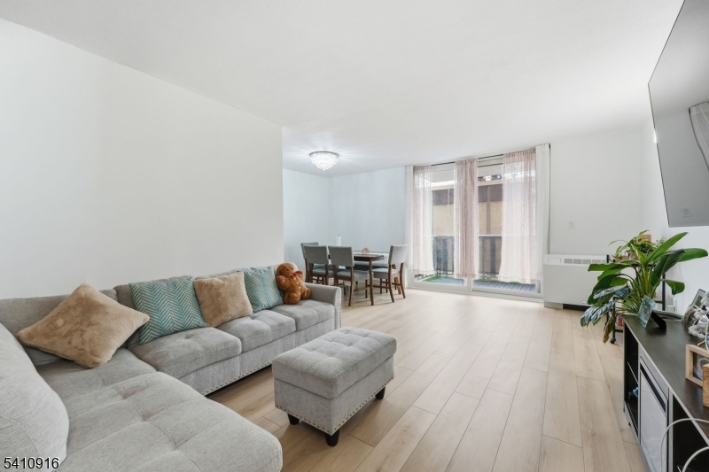 Polonaise - Residential