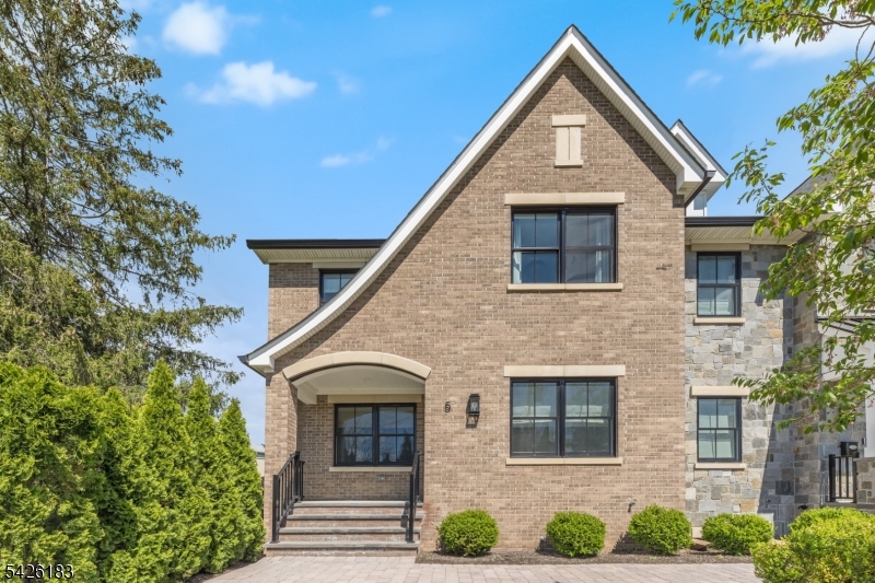 Downtown Summit - Residential