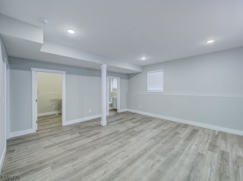 Ballantine Woods - Residential