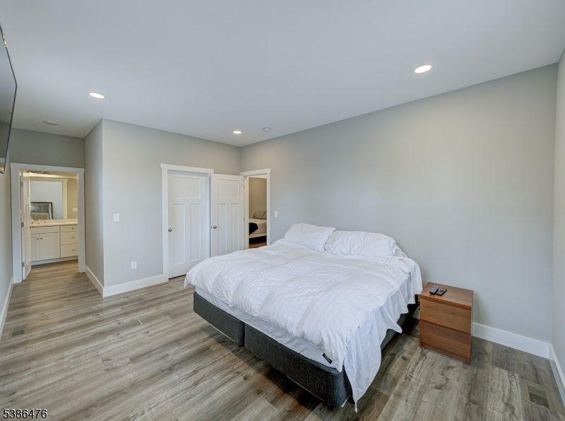 Ballantine Woods - Residential