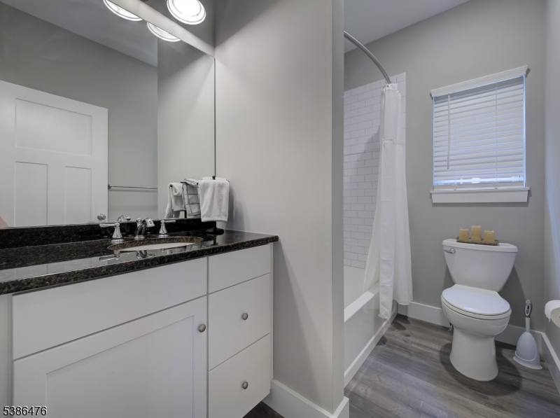 Ballantine Woods - Residential