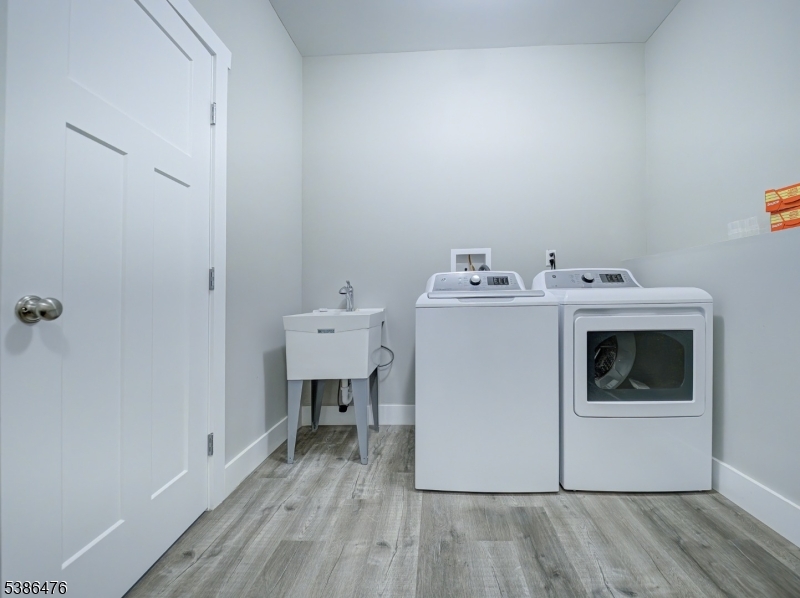 Ballantine Woods - Residential