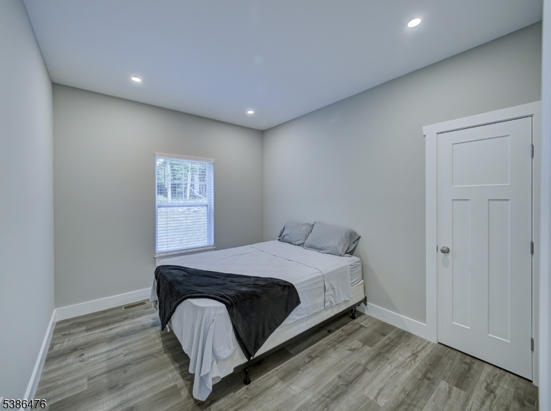 Ballantine Woods - Residential