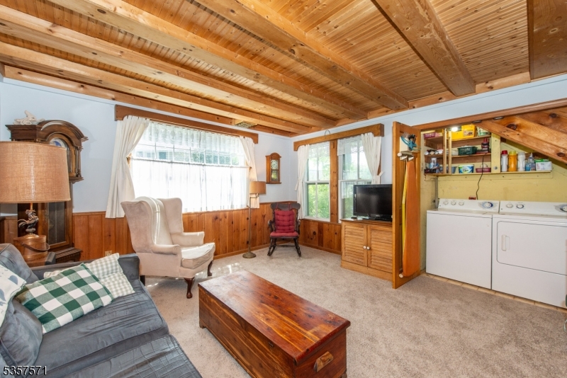 33 Embury Pl