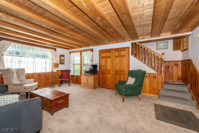 33 Embury Pl