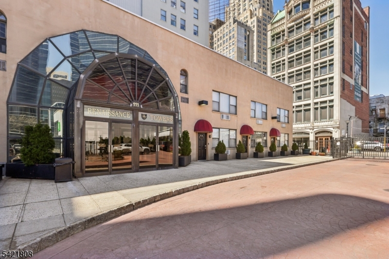 Renaissance Towers - Residential