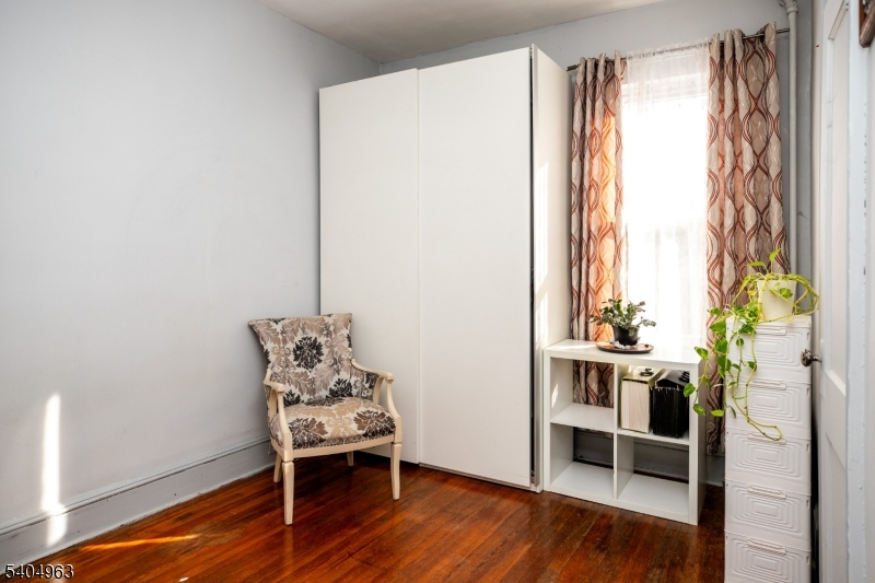 Lakeview - Residential Income