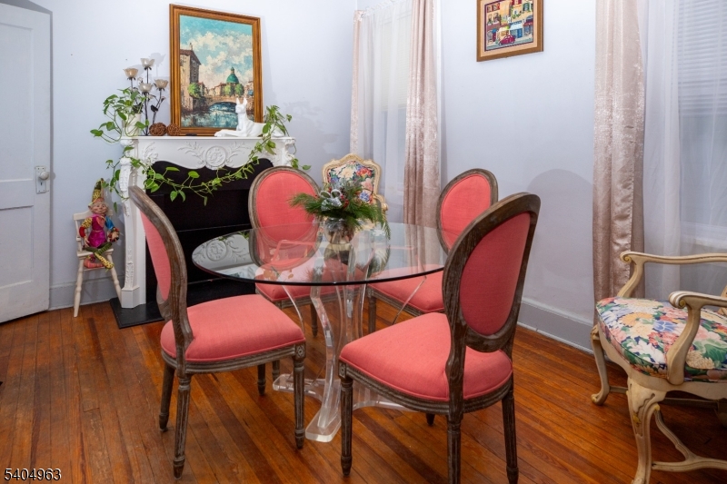 Lakeview - Residential Income