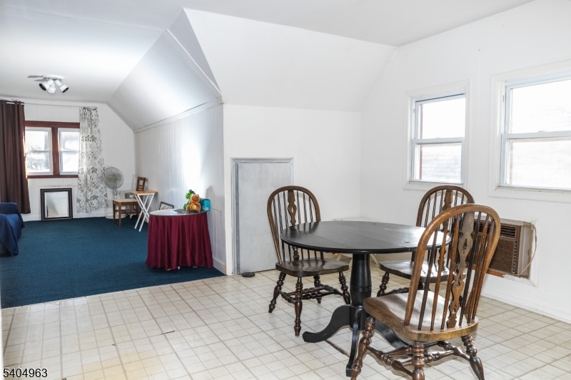 Lakeview - Residential Income