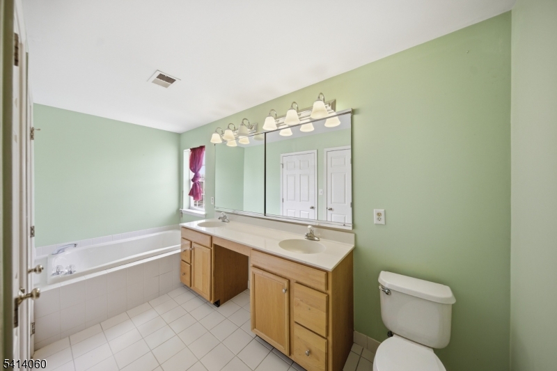 Greenwich Chase - Residential